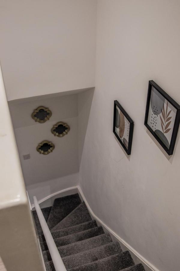 Bv Comfy Spacious 3 Bedroom House At Tatton Street Manchester Exterior photo