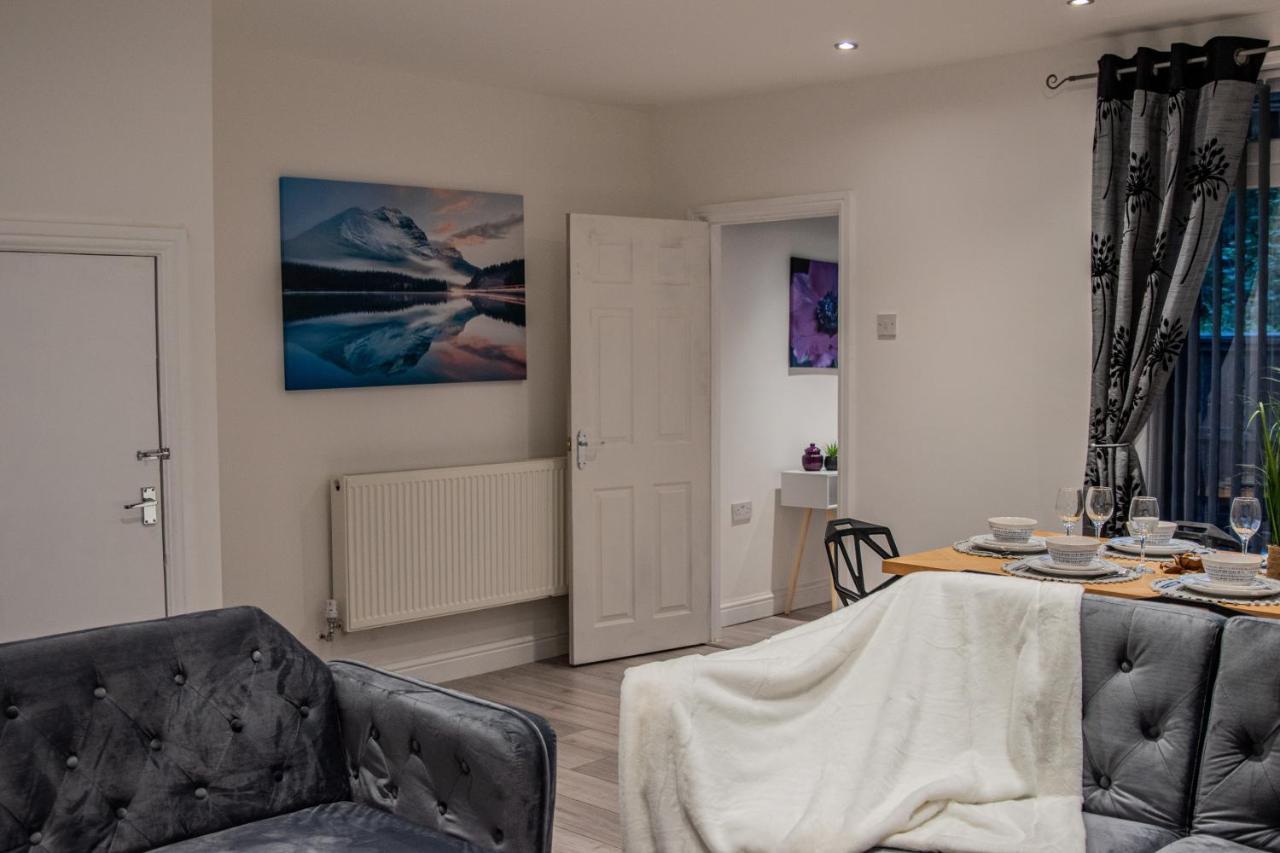 Bv Comfy Spacious 3 Bedroom House At Tatton Street Manchester Exterior photo