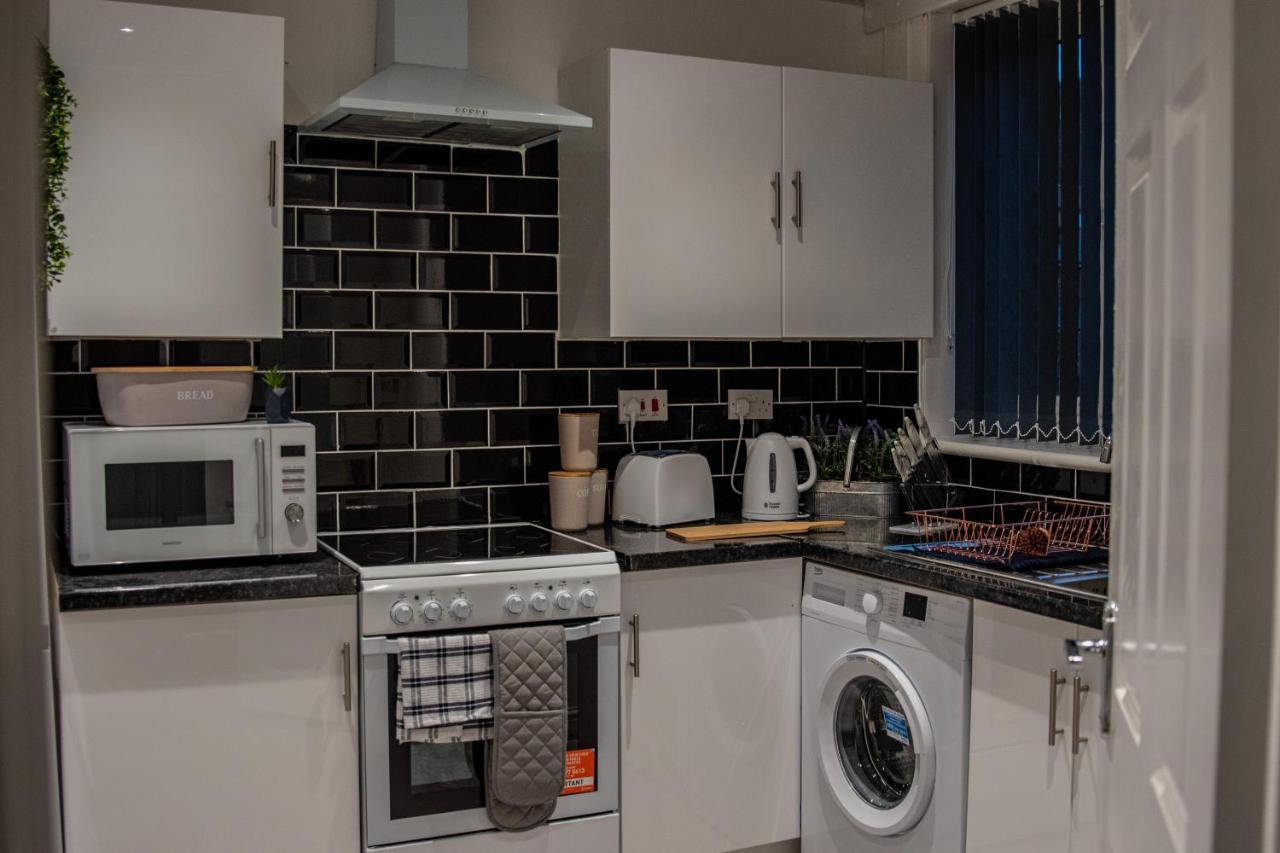 Bv Comfy Spacious 3 Bedroom House At Tatton Street Manchester Exterior photo